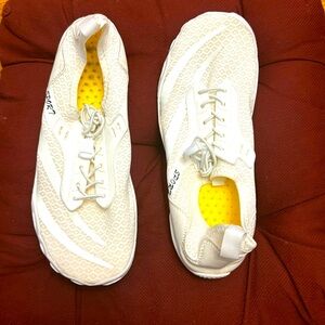 Running Shoes For Men and women’s  New Sport Simple Fashion Solid Color